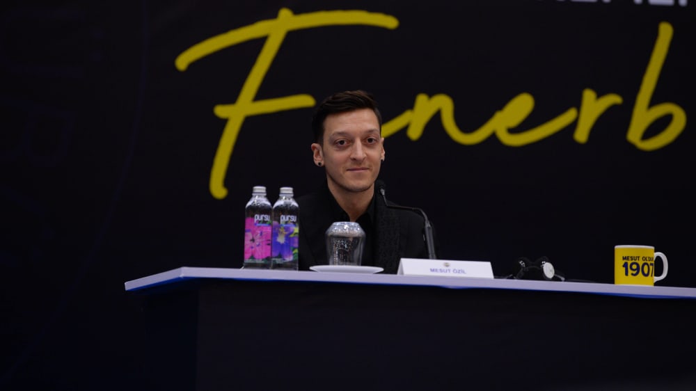 Eine "Fantasie" wird wahr: Mesut Özil bei der Fenerbahce-Vorstellung.