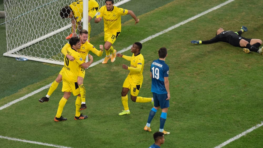 Ausgleich! Der BVB jubelt nach dem 1:1 durch Lukasz Piszczek.