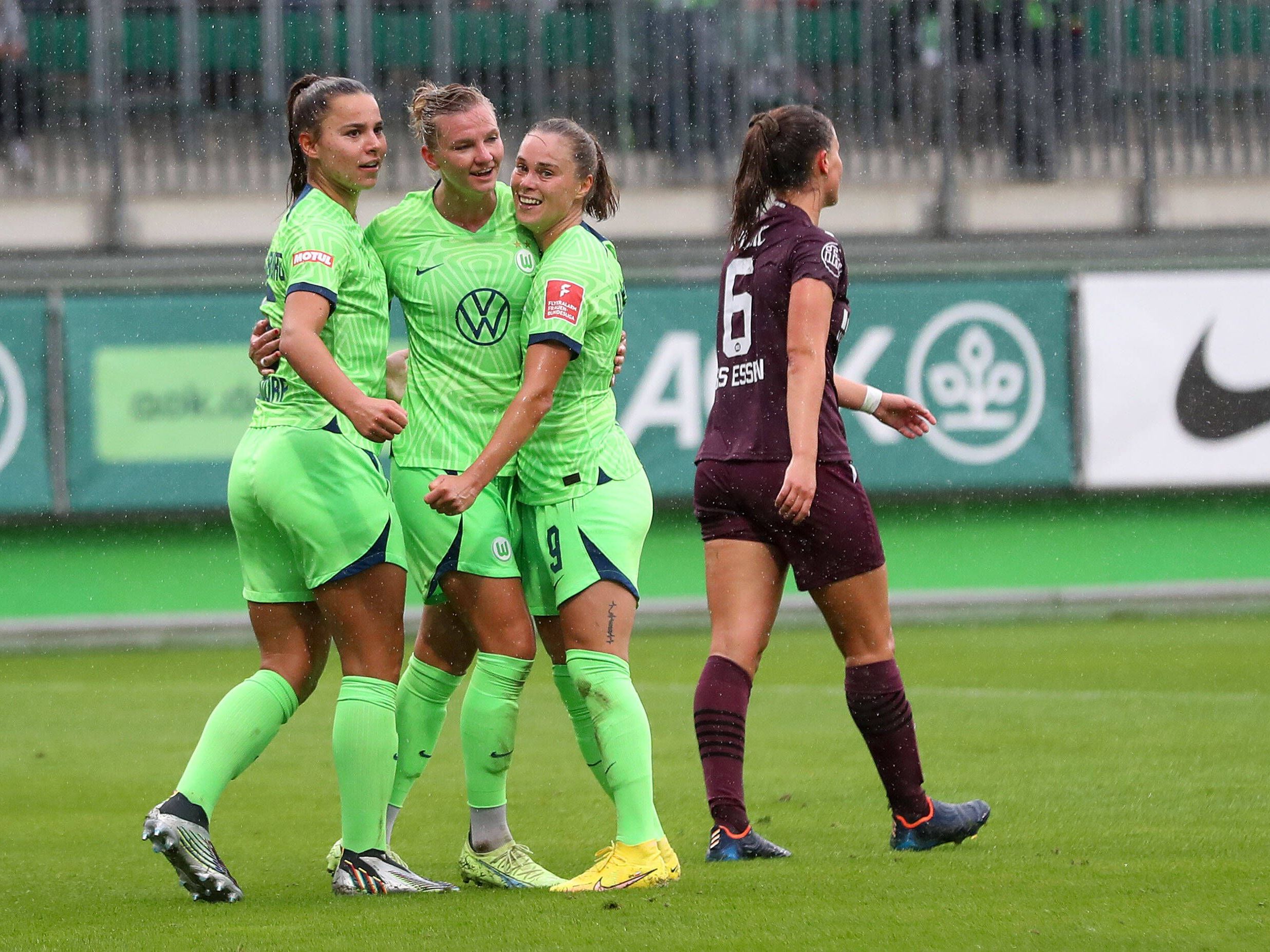 R ckkehr Nach Hoffenheim Jule Brand Und Das coole Zeichen Kicker r-ckkehr-nach-hoffenheim-jule-brand-und-das-coole-zeichen-kicker