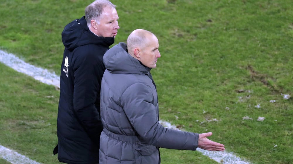 Stefan Reuter hält FCA-Trainer Heiko Herrlich weiterhin die Treue.