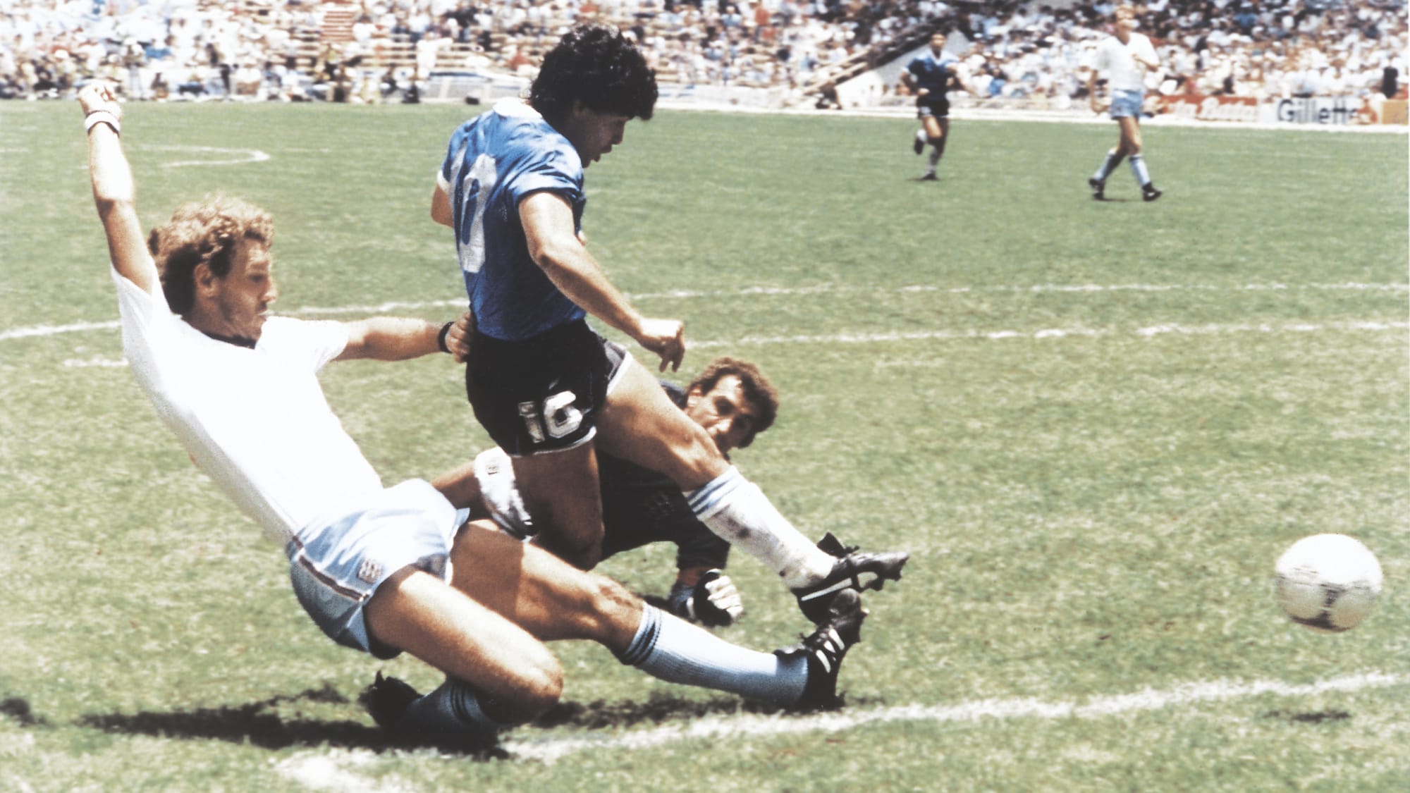 "Göttlich" mit Hand und Fuß Die Karriere von Diego Maradona Int