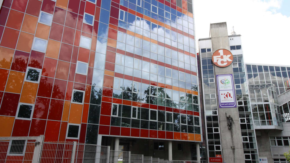 Das Fritz-Walter-Stadion in Kaiserslautern - Spielstätte und Sitz der Roten Teufel.