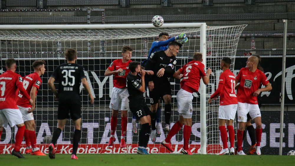 Punkteteilung mit dunklem Schatten: Kaiserslautern spielt gegen Ingolstadt 1:1.