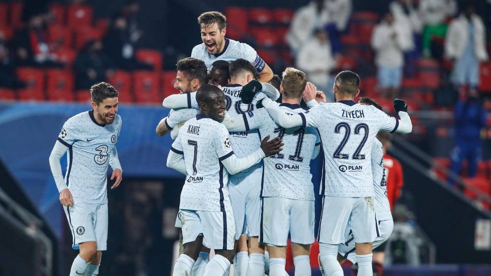 Spätes Glück: Der FC Chelsea bejubelt das Siegtor durch Olivier Giroud.