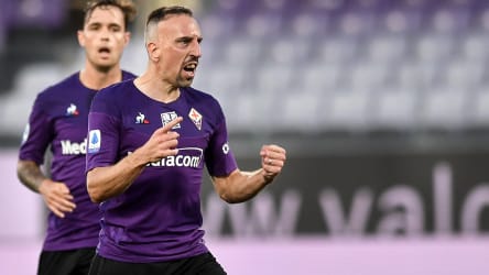 Franck Ribery comemora seu terceiro gol da temporada no 13º jogo pelo AC Florence.