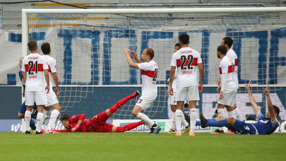 Vfb Stuttgart Enttauschte Fans Stellen Die Spieler Zur Rede Kicker