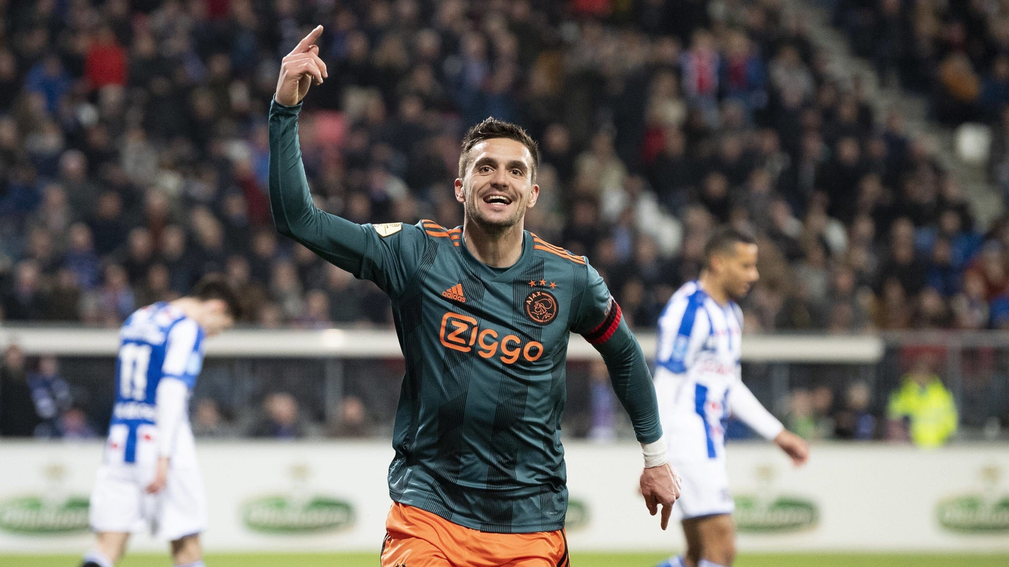 Sechs Icons Und Zwei Totys Das Fut Team Von Dusan Tadic Esport Efootball Pes Startseite Bildergalerie Kicker