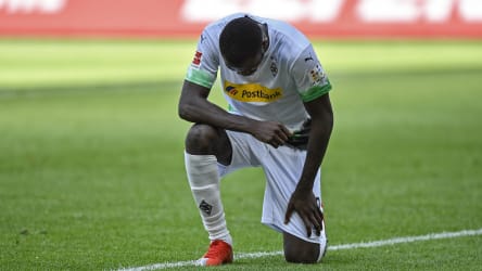 Marcus Thuram setzt nach seinem ersten Tor gegen Union Berlin ein Zeichen gegen Rassismus.