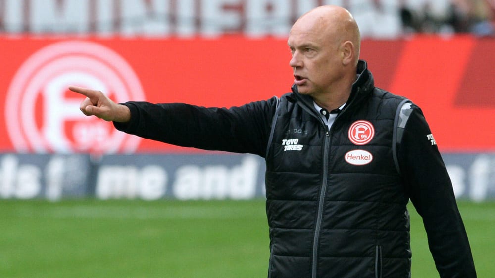 Schwere Aufgabe in Hannover: Düsseldorfs Trainer Uwe Rösler.
