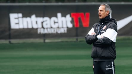 Eintracht-Trainer Adi Hütter Anfang April auf dem Trainingsplatz
