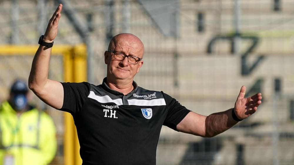 Thomas Hoßmang steht seit 2014 beim 1. FC Magdeburg unter Vertrag. Seit Juni 2020 trainiert der ehemalige U-19-Coach die Profimannschaft.
