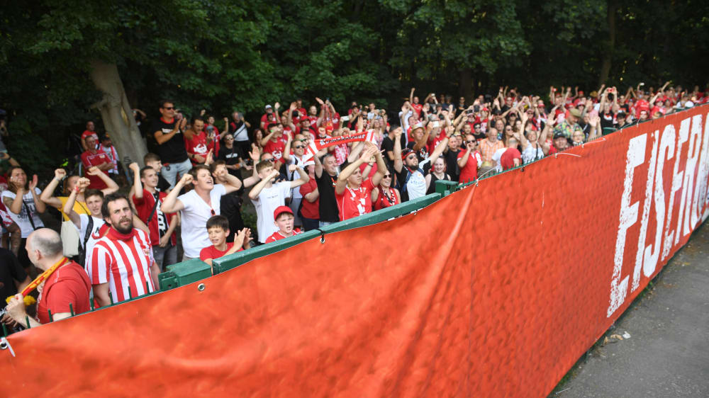 Sie sollen wieder ins Stadion dürfen: Fans von Union Berlin.