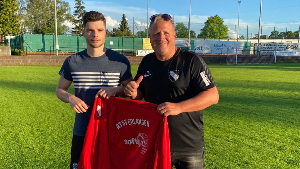 Ein wichtiger Baustein für den ATSV Erlangen: Neuzugang Patrick Tischler (links), neben Abteilungsleiter Jörg Markert