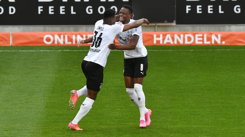 Jubel nach dem Blitzstart: Torschütze Breel Embolo mit Denis Zakaria (re.).