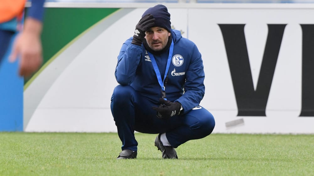 Wende gegen Stuttgart? Schalke-Trainer Manuel Baum.