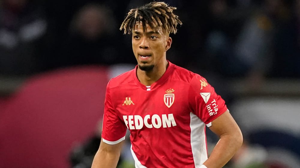 Monacos Benjamin Henrichs ist bereits zum medizinischen Check in Leipzig eingetroffen