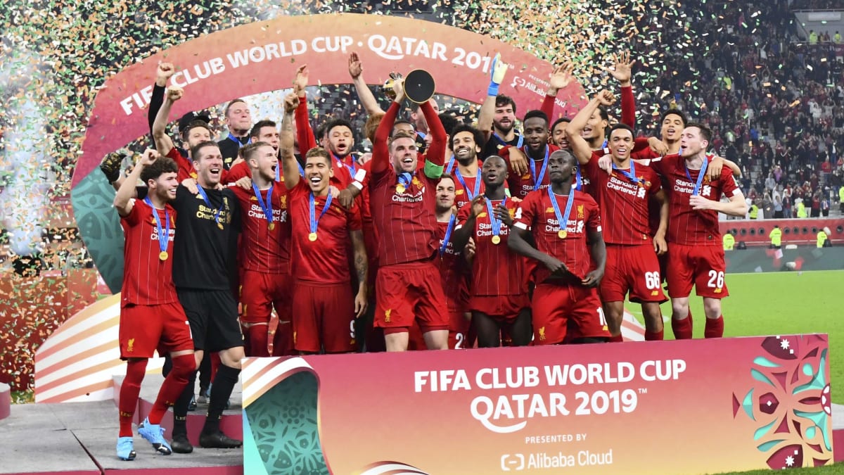 Liverpool Nur Fur Ein Spiel Der Premier League Mit Klub Wm Emblem Kicker