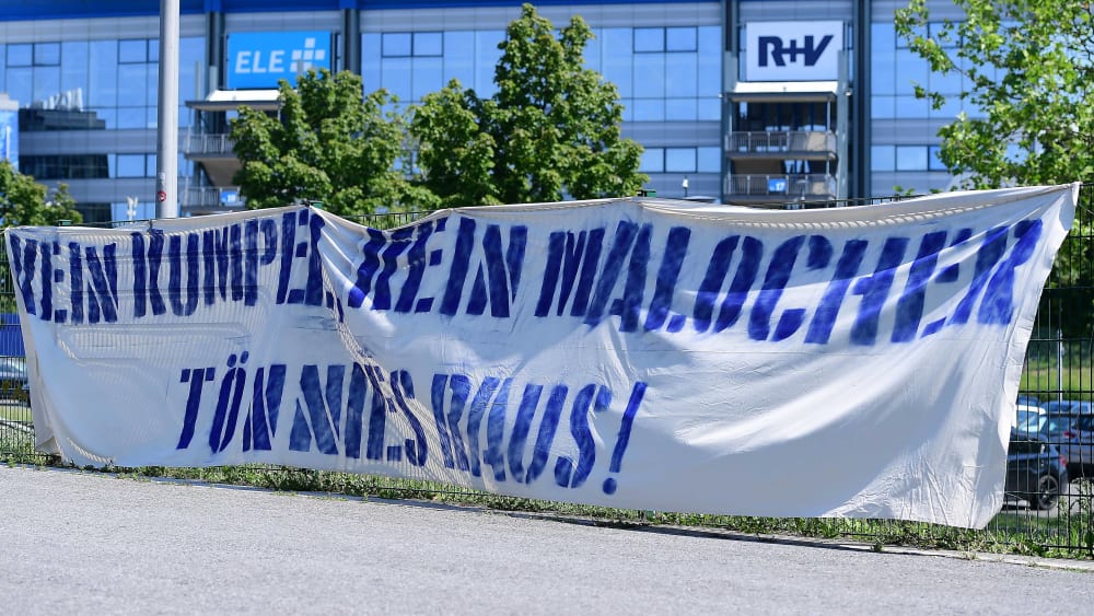 "Kein Kumpel, kein Malocher: Tönnies raus!"