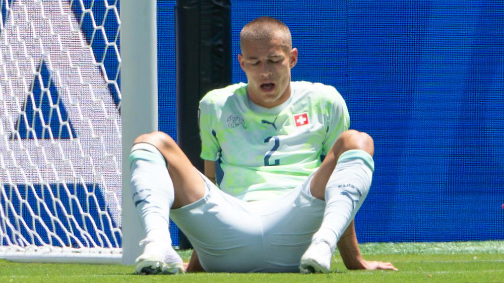 Schweizer Pechvogel Muheim ist für das Bosnien-Spiel fraglich - kicker