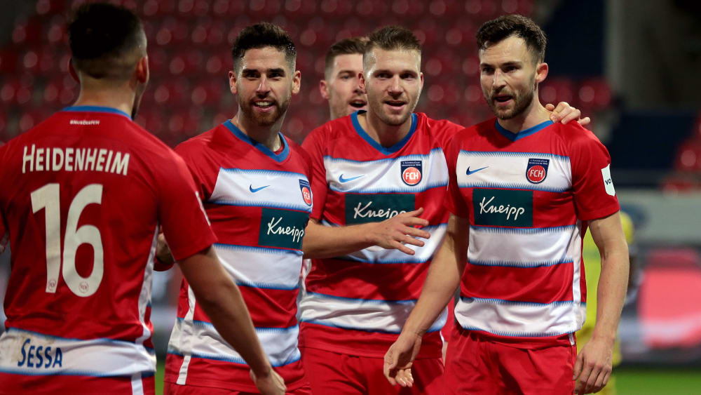 Waren unter Zugzwang - und lieferten ab: Torschütze Dennis Thomalla (r.) und der 1. FC Heidenheim.