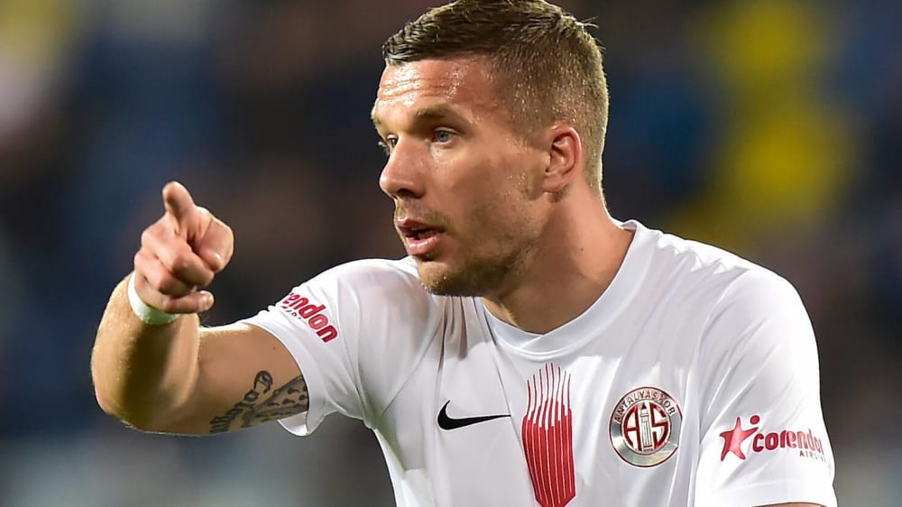 Podolski Zwischen Mathe Pool Und Individual Training Kicker