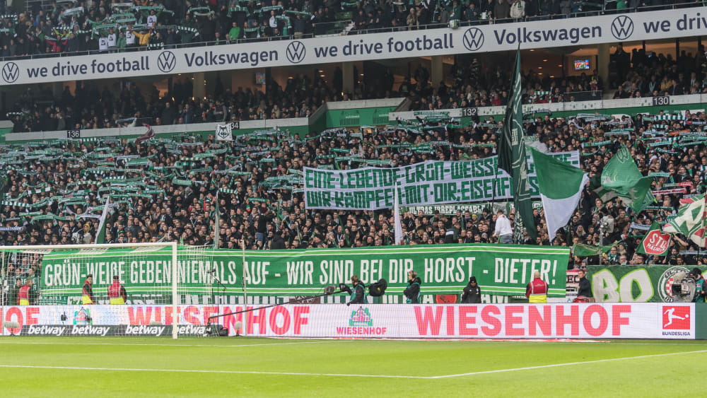 Sind sie bei Heimspielen bald "konkurrenzlos"? Fans von Werder Bremen beim Spiel gegen Schalke.