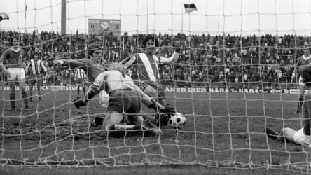 "Dann macht es bumm": 1971/72 schoss Gerd Müller (Mitte) in der Bundesliga sagenhafte 40 Tore.