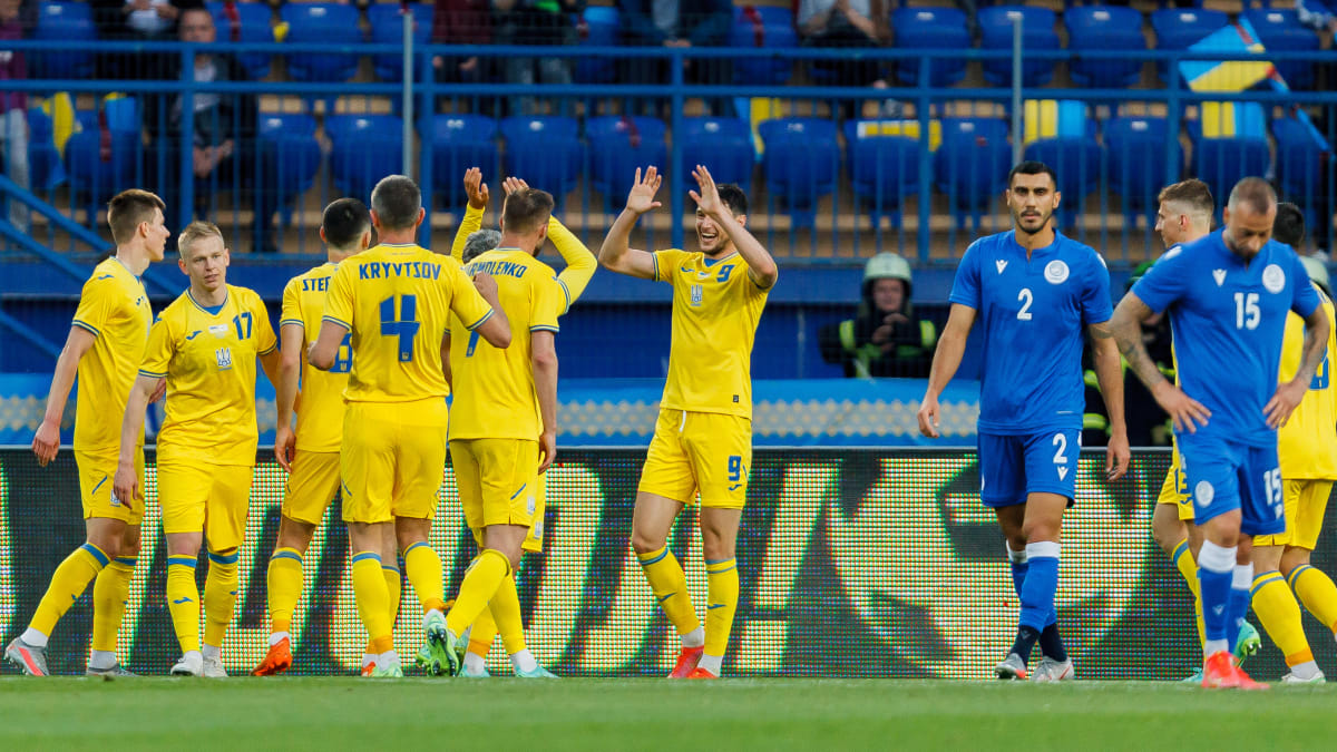 Nach Trikot Wirbel Yarmolenko Fuhrt Die Ukraine Gegen Zypern Zum Sieg Kicker