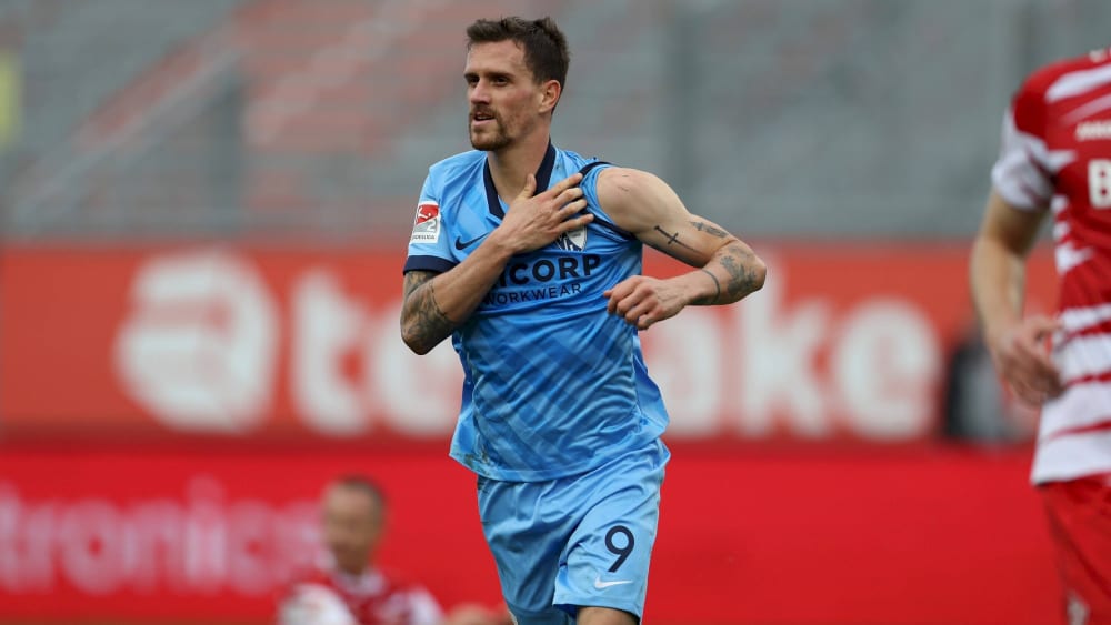 Er konnte nach seinem 3:2-Siegtor in Würzburg die Muskeln spielen lassen: Bochums Torjäger Simon Zoller.