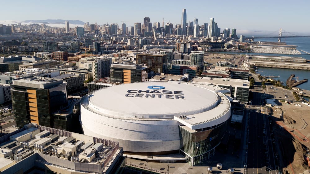 In Arenen wie dem neuen Chase Center in San Francisco soll möglichst bald wieder gespielt werden.