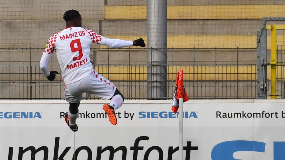 Jubelsprung: Jean-Philippe Mateta glückte in Freiburg ein Hattrick.