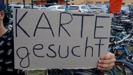 Nicht für jeden Preis: Fußballfans müssen künftig keine horrenden Summen für Auswärtsspiele im Europapokal zahlen.