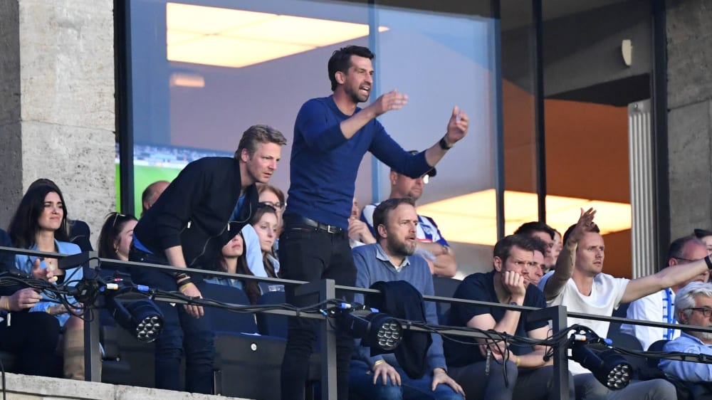 Aufgesprungen: HSV-Sportvorstand Jonas Boldt im Berliner Olympiastadion.