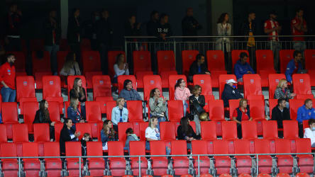 Ungewohnte Bilder aus Heidenheim: Plötzlich waren Zuschauer auf der Tribüne.