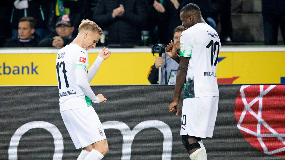 Sie stellten die Weichen bereits vor der Pause aus Sieg: Gladbachs Oscar Wendt (l.) und Marcus Thuram.