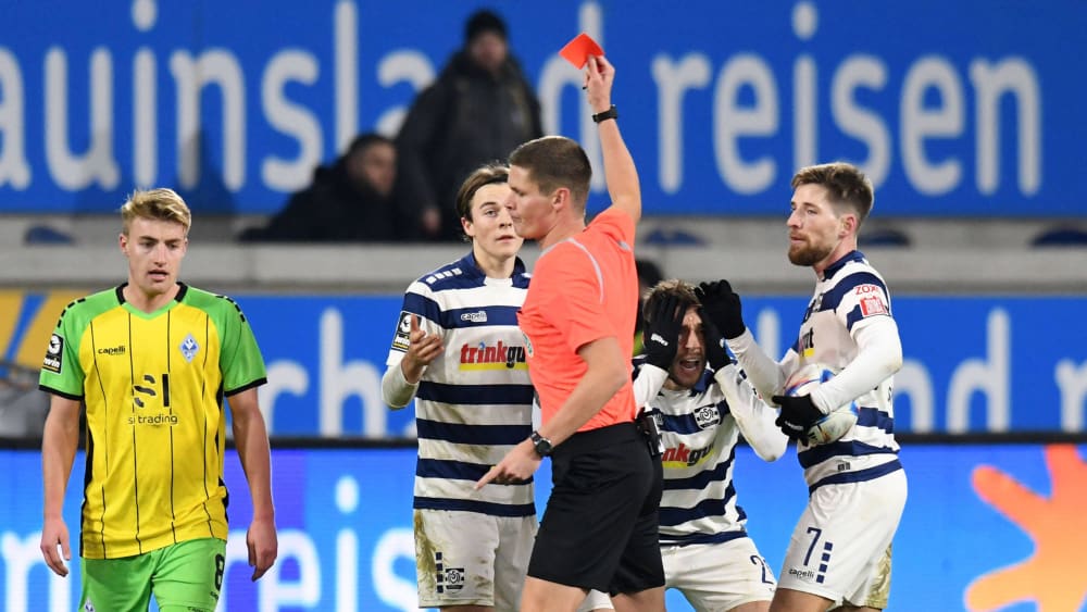 die-gelb-rote-karte-erkl-rung-anwendung-kicker