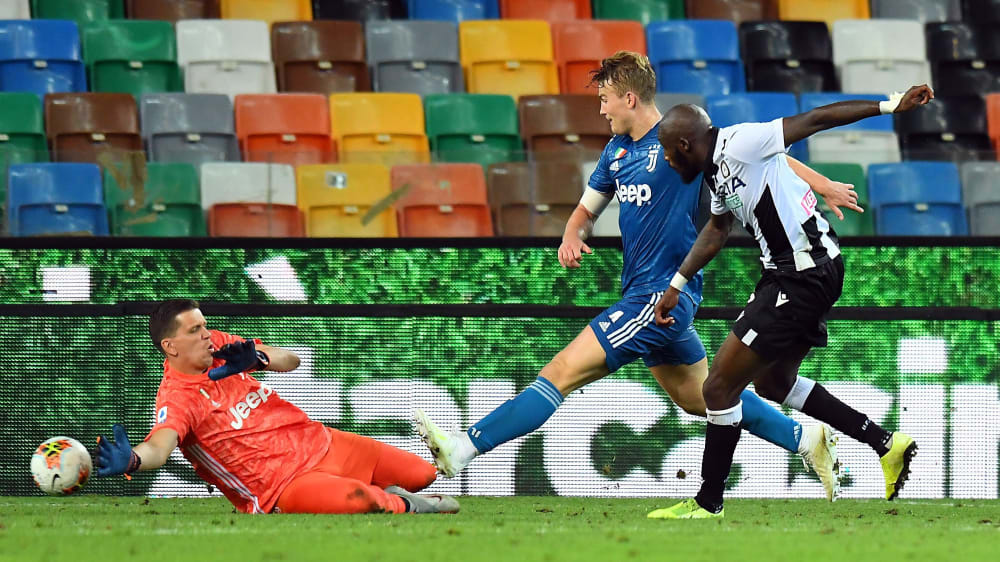 Traf zum späten Sieg gegen Tabellenführer Juve: Udines Seko Fofana (re.).