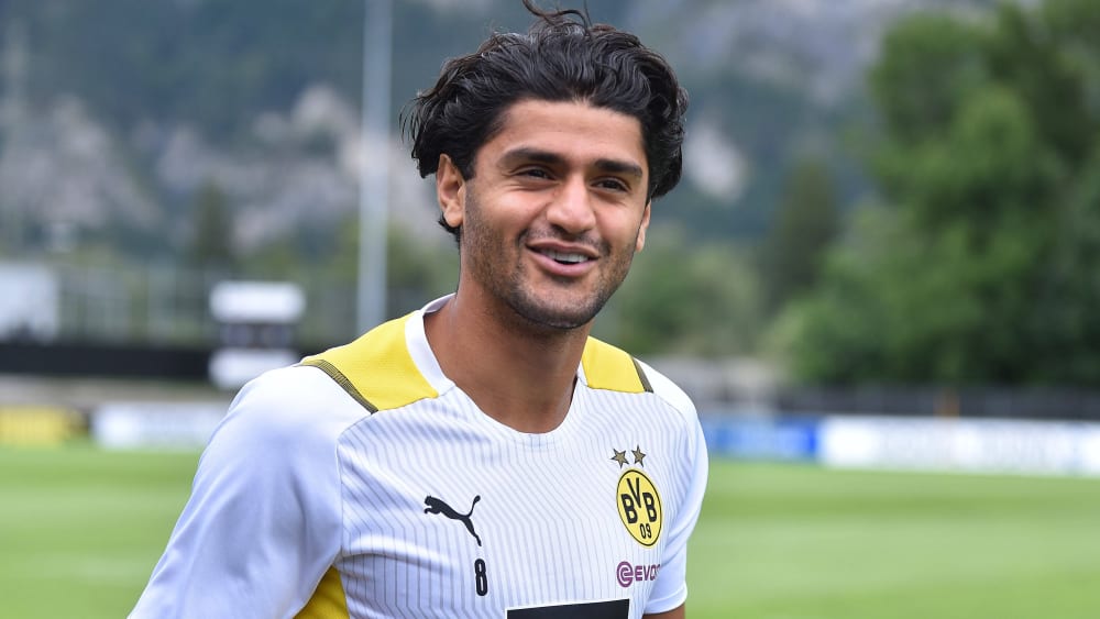 Mahmoud Dahoud hat seinen Vertrag bei Borussia Dortmund vorzeitig bis 2023 verlängert.
