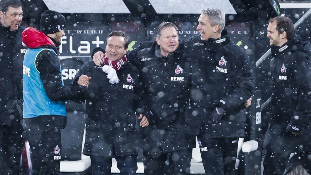 Markus Gisdol & Co. feiern den Sieg in Gladbach.