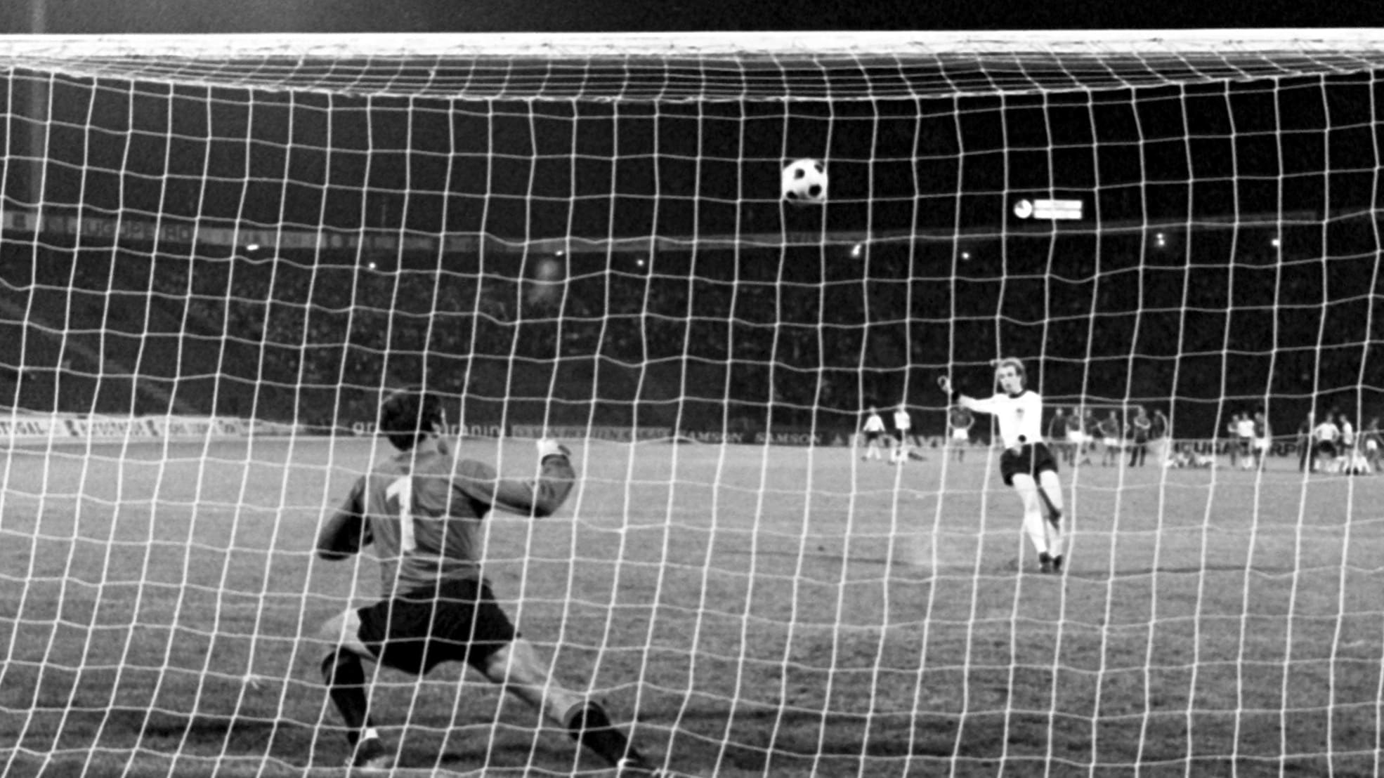 Hoeneß, Baggio, Lehmann und Co.: Das Elfmeterschießen wird 50 - 100 Jahre kicker | Bildergalerie ...