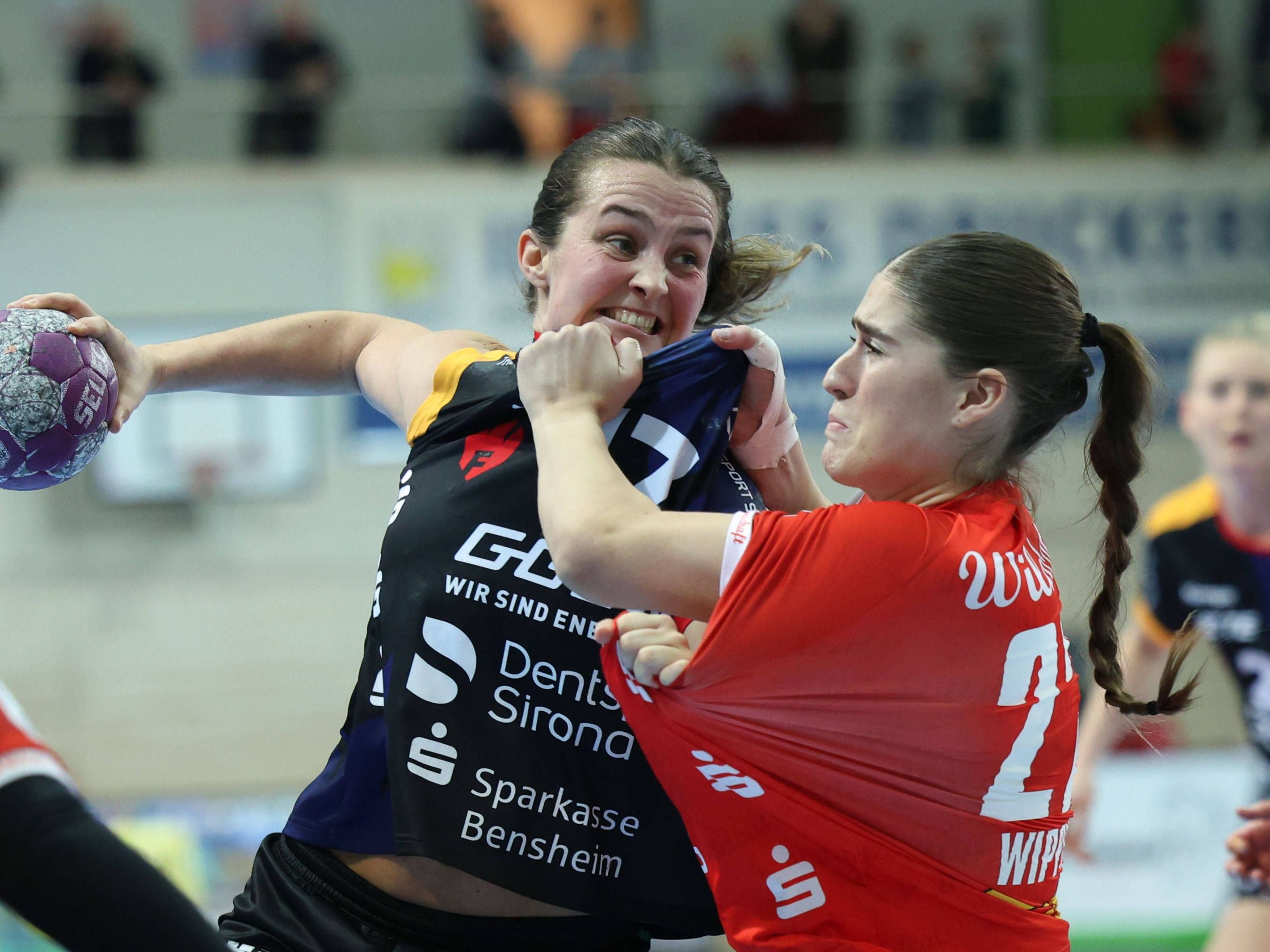 Handball Bundesliga Frauen kompakt Ein TopTeam strauchelt in Halle