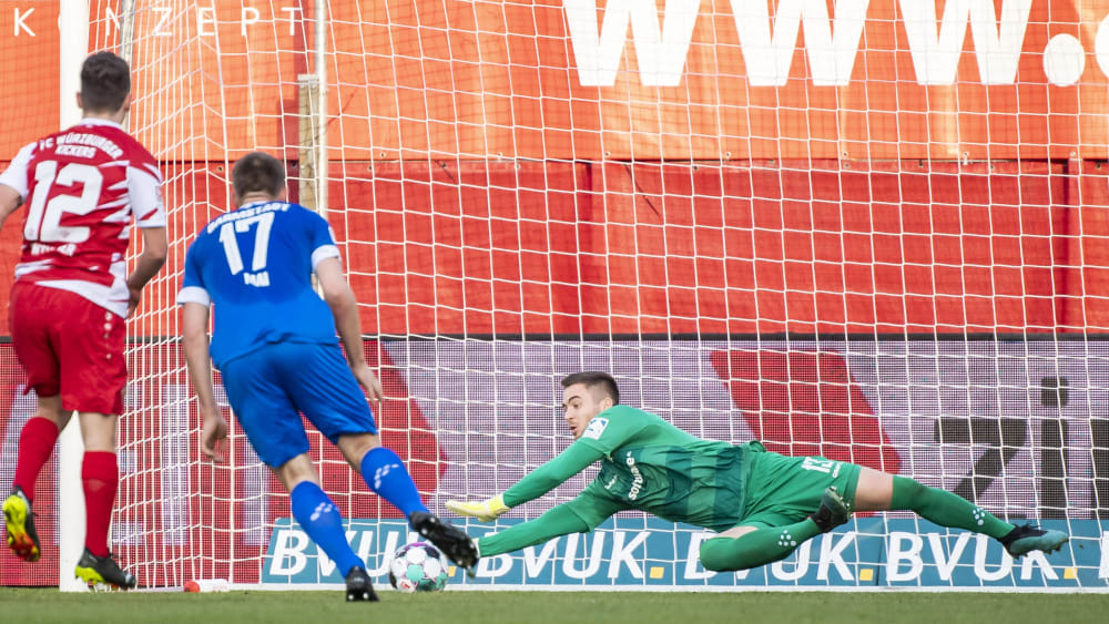 Starke Performance auch gegen Würzburg: Darmstadts Keeper Carl Klaus.