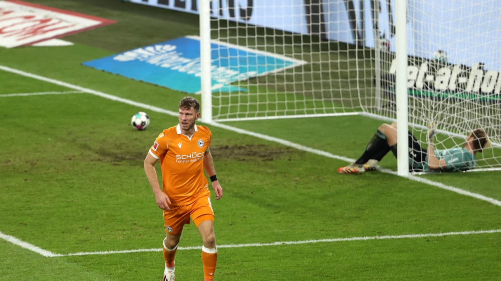 Fabian Klos hat zugeschlagen - der Bielefelder Mittelstürmer sorgte auf Schalke für das entscheidende Tor.