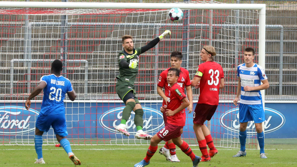 In Aktion gegen Blau-Weiß Lohne: Ron-Robert Zieler.