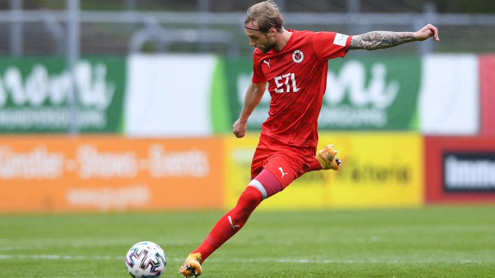 Hinein ins Glück: Bundesliga-Leihgabe Marcel Risse trifft aus dem Hinterhalt zum 1:1.