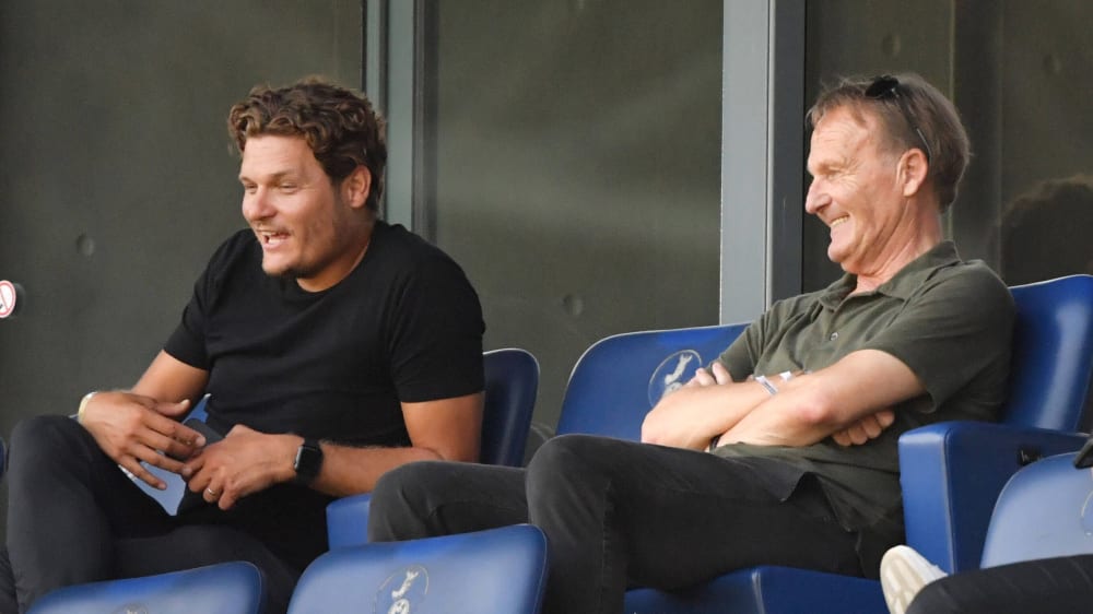 Friends: coach Edin Terzic and managing director Hans-Joachim Watzke (right).