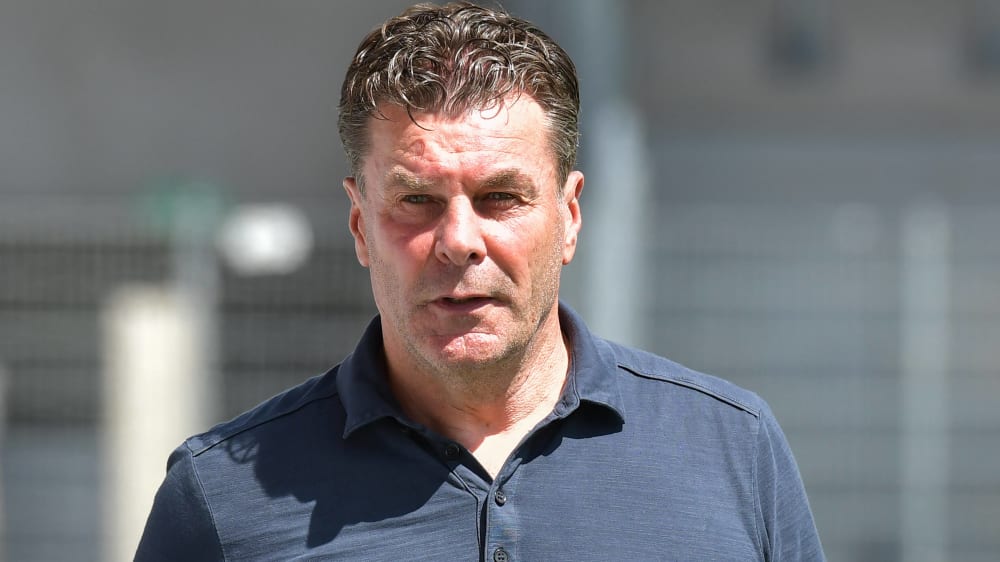 Dieter Hecking als Sportvorstand beim Club im Gespräch kicker