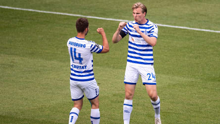Vincent Vermeij (#24) und Tim Albutat jubeln