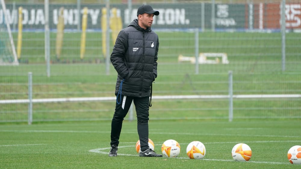 Dieser Tage nicht auf dem Trainingsplatz zu sehen: TSG-Coach Sebastian Hoeneß.
