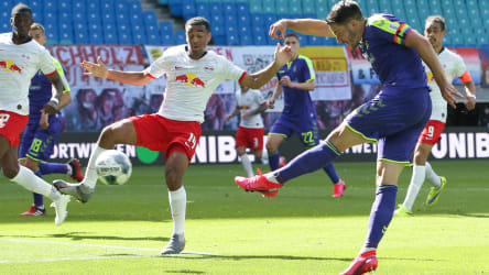 Christian Günter führte den SC Freiburg in Leipzig als Kapitän an.